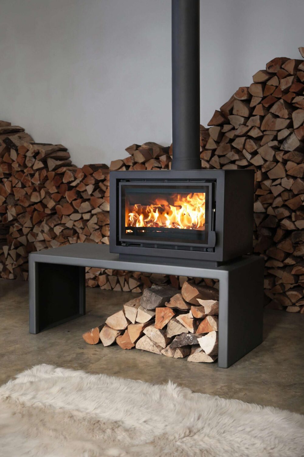 Charnwood Bay 5BX with bench and log store