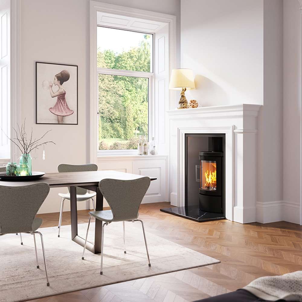 Hwam 2620C - Plinth/Black/150mm Flue/Traditional Handle